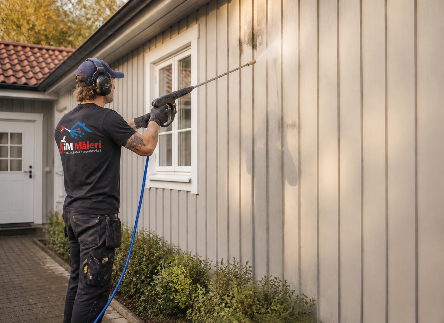 Fasadtvätt av ett trähus med Japes produkter